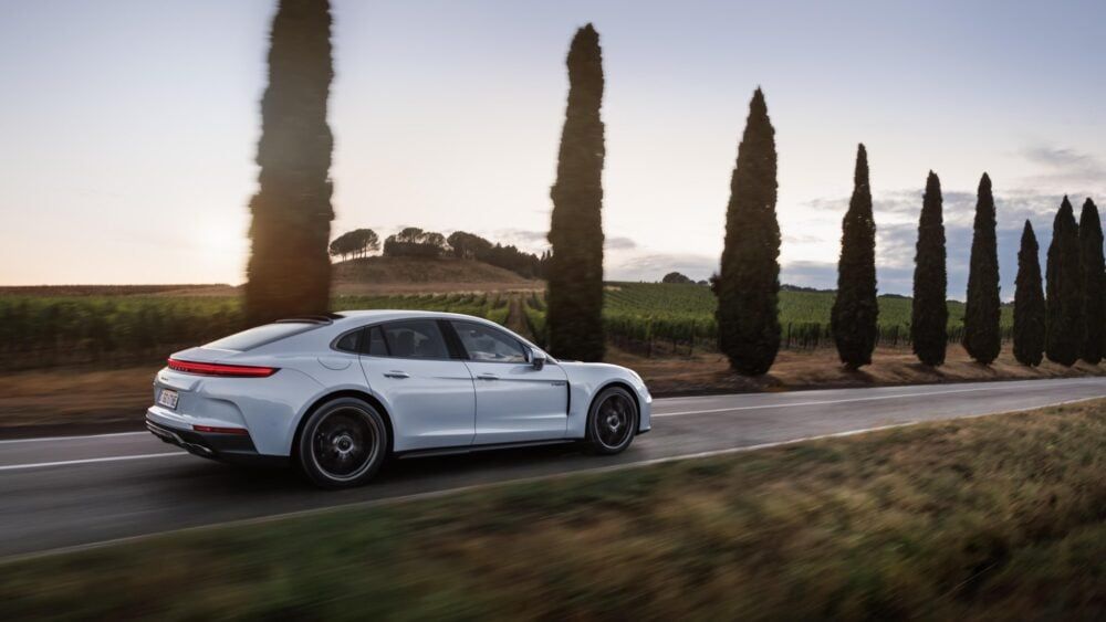 Porsche Panamera vs Taycan: A Comprehensive Guide to Features and Specs