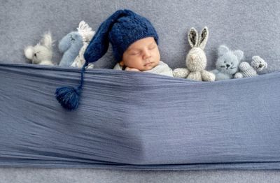 Wondering When Should You Stop Swaddling Your Baby? Find Out Here