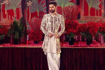 5 Best Designer Kurta Sets for Men that Adds Luxury to Your Wardrobe