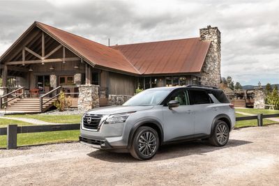 2022 Nissan Pathfinder with ProPILOT Assist
