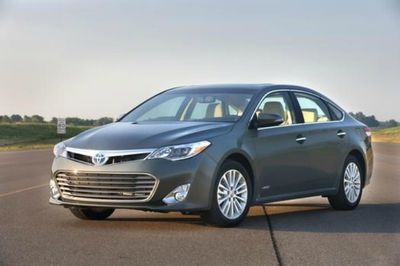Toyota Avalon Hybrid Side