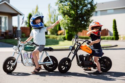 Your Kids First Motorcycle: The HYPER GOGO Pioneer 12 Plus