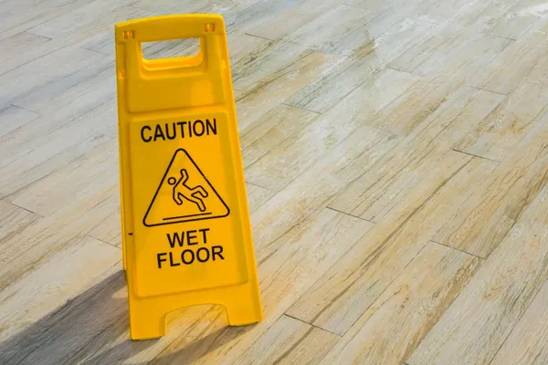 6 Must-Know Tips for Navigating Slip and Fall Legalities