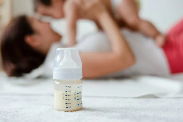Tips and Tricks to Bottle-Feeding Your Baby with HIPP Products