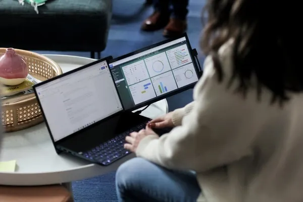 Boost Your Productivity and Entertainment with a Second Monitor for Your Laptop