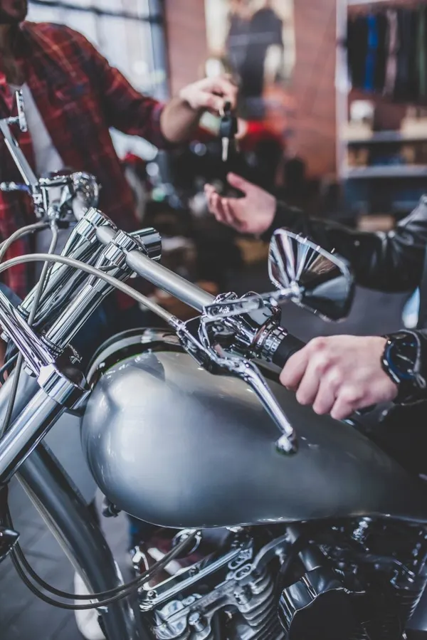 About to Buy a New Motorbike? Make Sure to Get These 7 Accessories Too