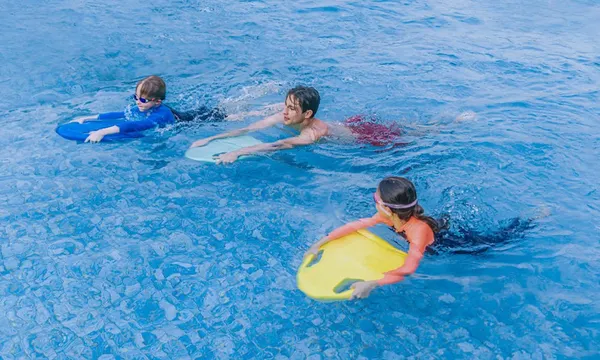 ASIWO MAKO Electric Kickboard: Family Fun & Innovation