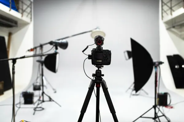 Light Stands 101: From Basics to Advanced Tips