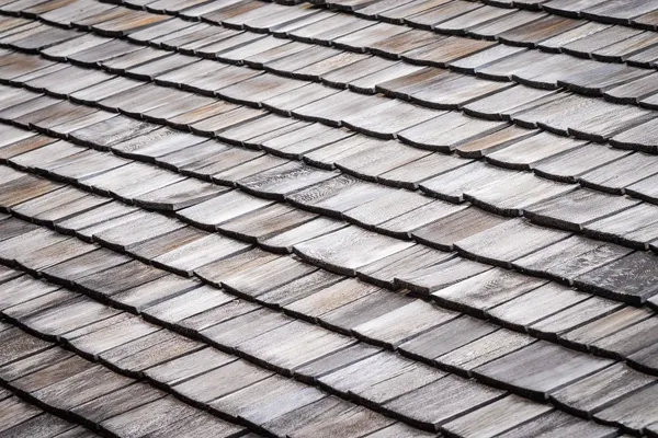Is Your Roof Showing Signs of Damage? Here’s When to Call for Repairs
