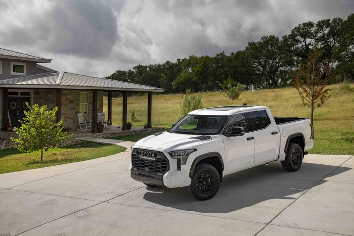 2022 Toyota Tundra in white