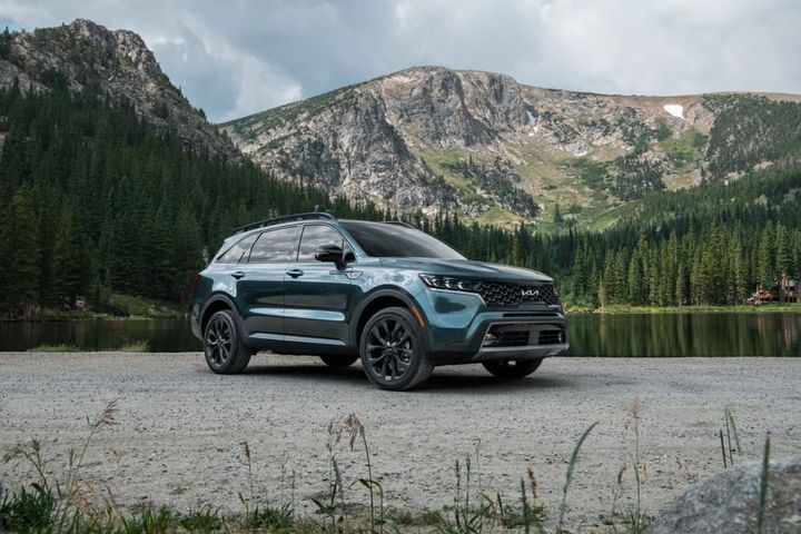 2023 Sorento X-Line with mountain s in the background