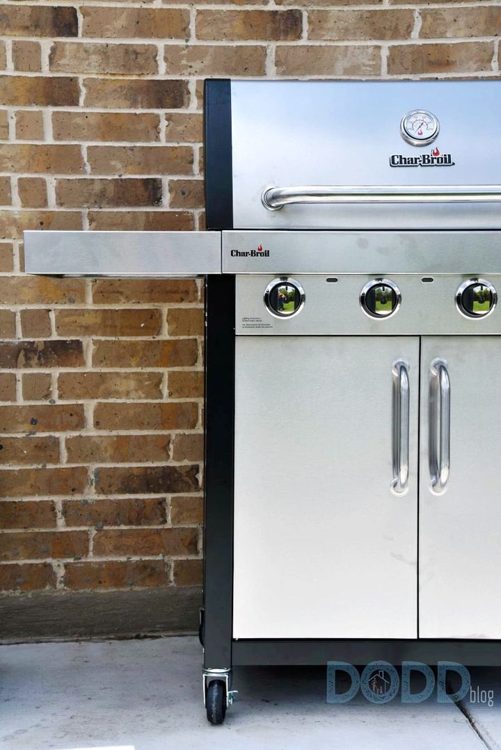 Stainless steel gas grill