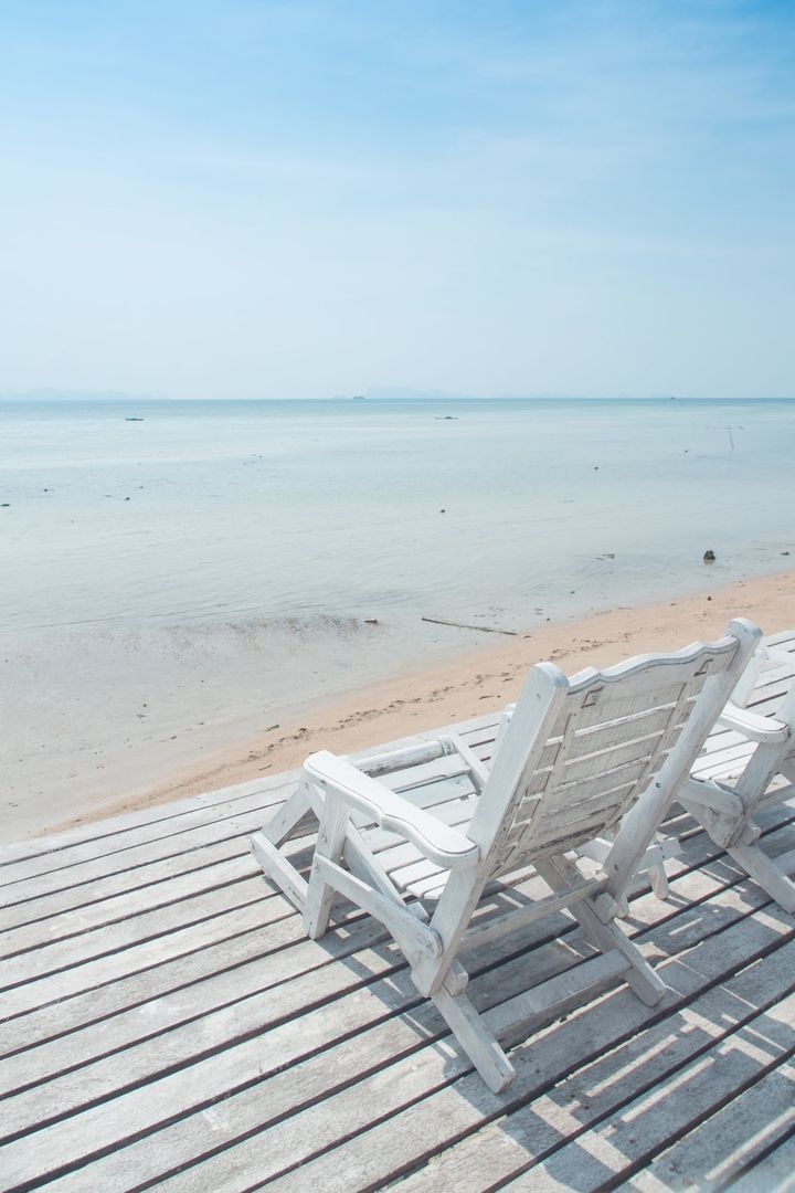 Everything You Need for a Carefree Summer by the Sea