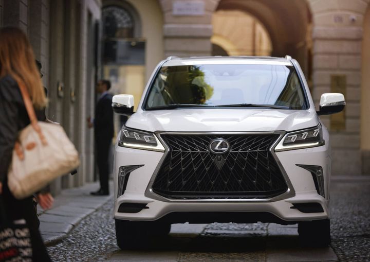 lexus LX