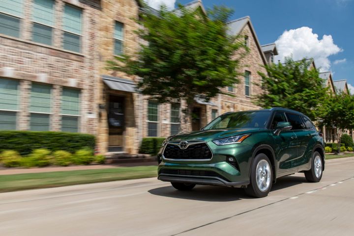 Exclusive, Efficient, and Family-Ready: What Makes the Highlander HEV 25th Edition Special