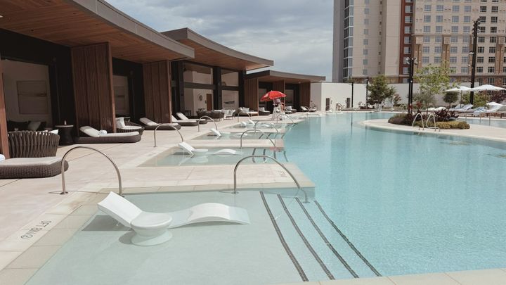 Cascades at WinStar Review: Cabanas, Prices & Family Tips