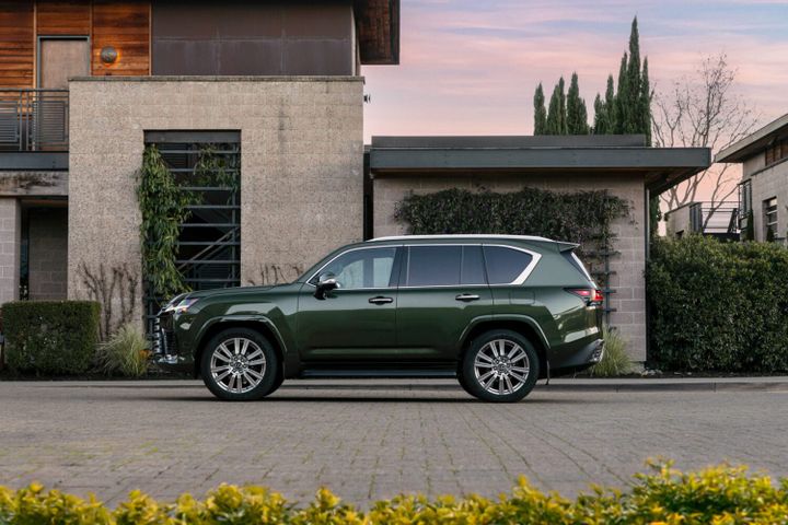 2026 Lexus LX 700h Ultra Luxury Review: What Does Ultra Luxury Actually Mean?