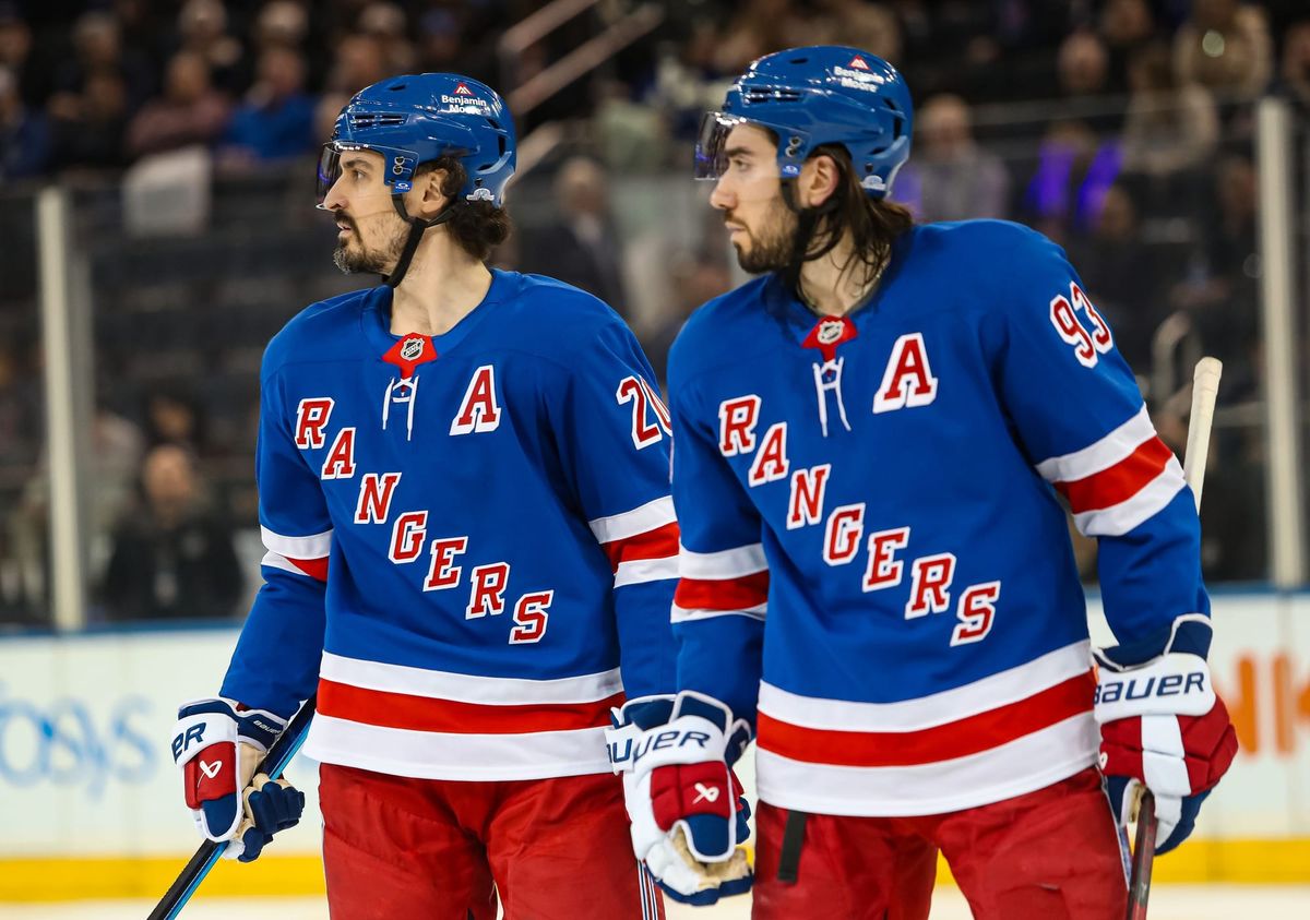 Rangers vs. Lightning: They're on Their Feet at the Garden