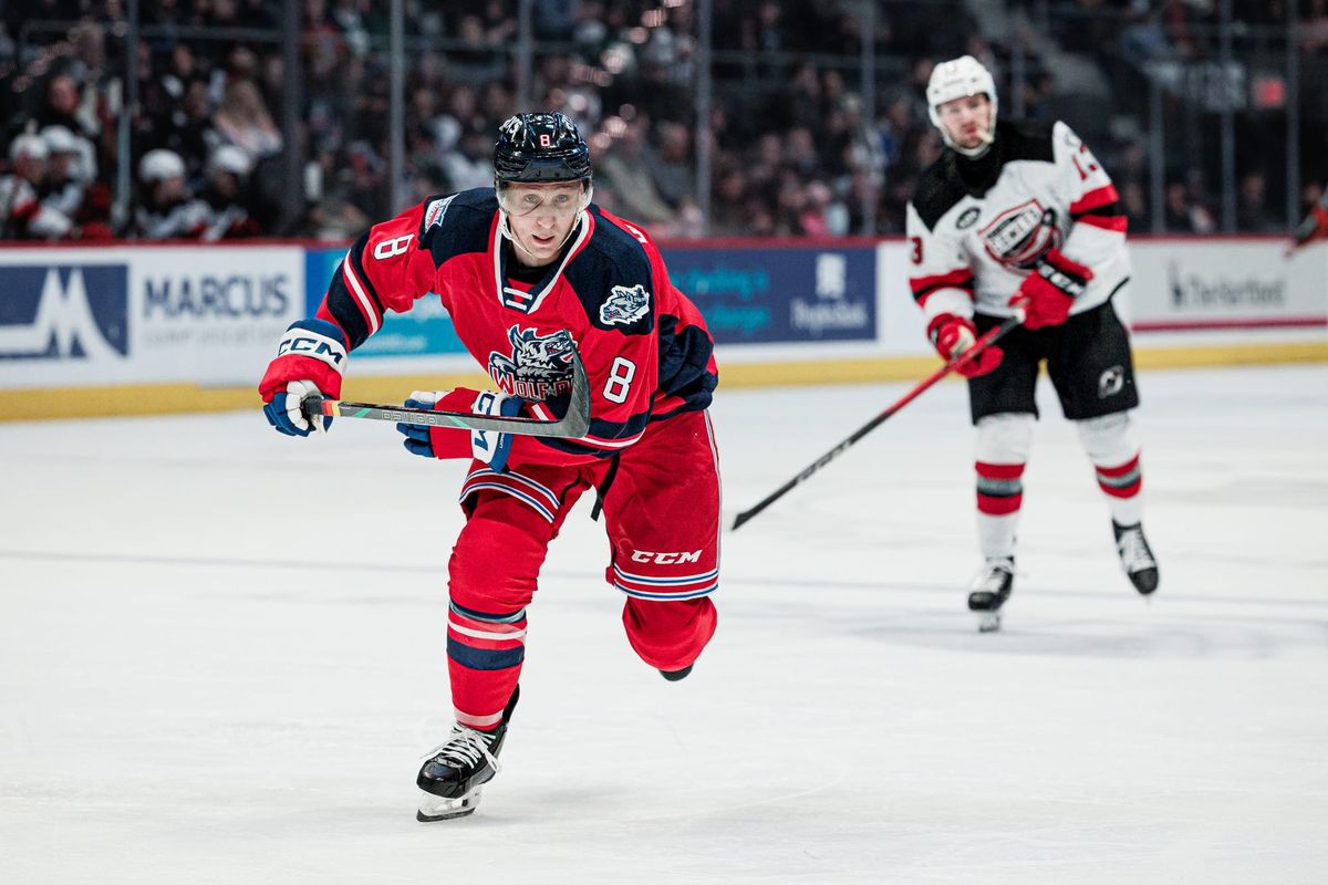 Wolf Pack Drop Close Game to Comets 2-1