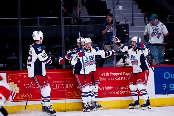 Perreault, Dowling Lead Wolf Pack to 4-1 Win Over Checkers