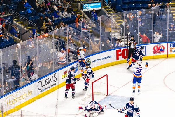 Wolf Pack Blow Another Lead, Fall to Islanders 5-1