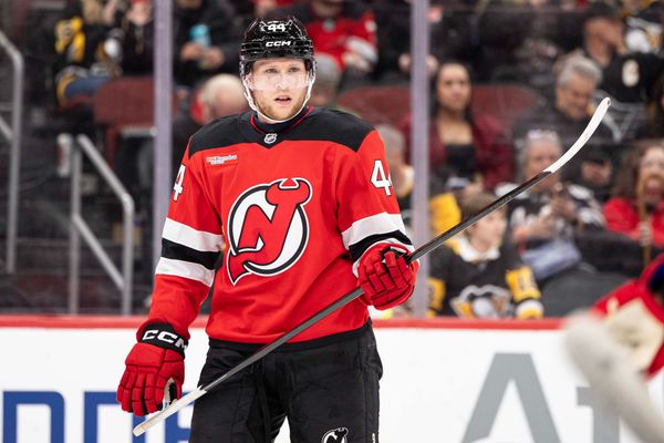 Rangers Sign UFA Defenseman Dennis Cholowski