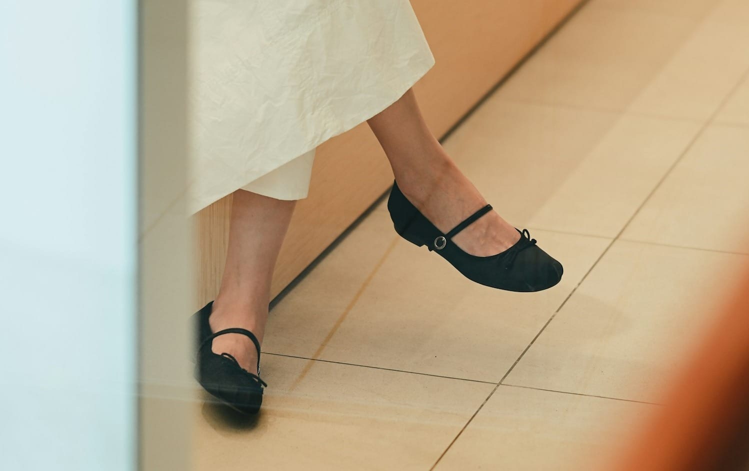 Woman's black ballet flats