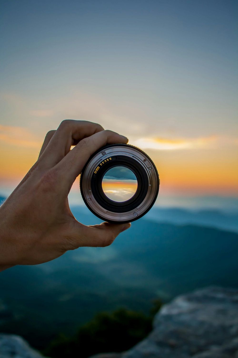 A photo of a lens focusing on one particular point off into the distance