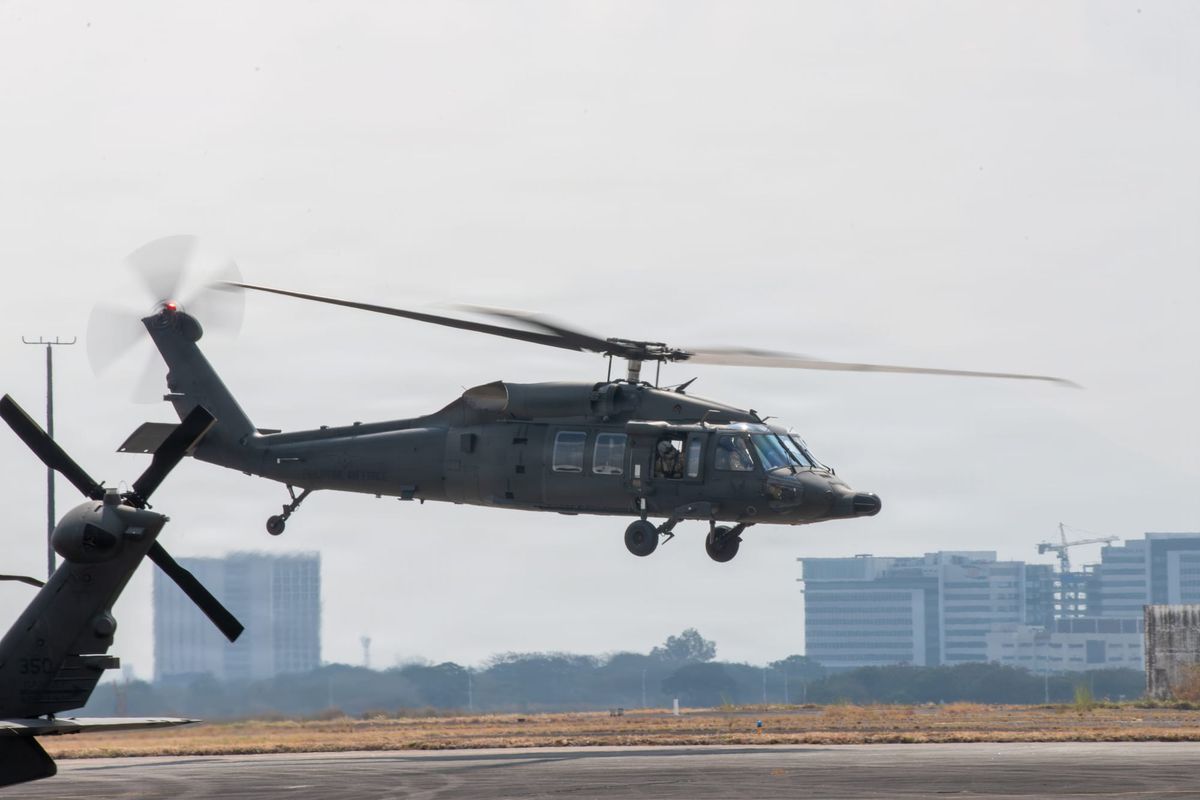 Philippine Air Force S-70i Black Hawk training deal with Lockheed Martin