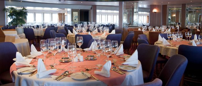cruise and maritime dining