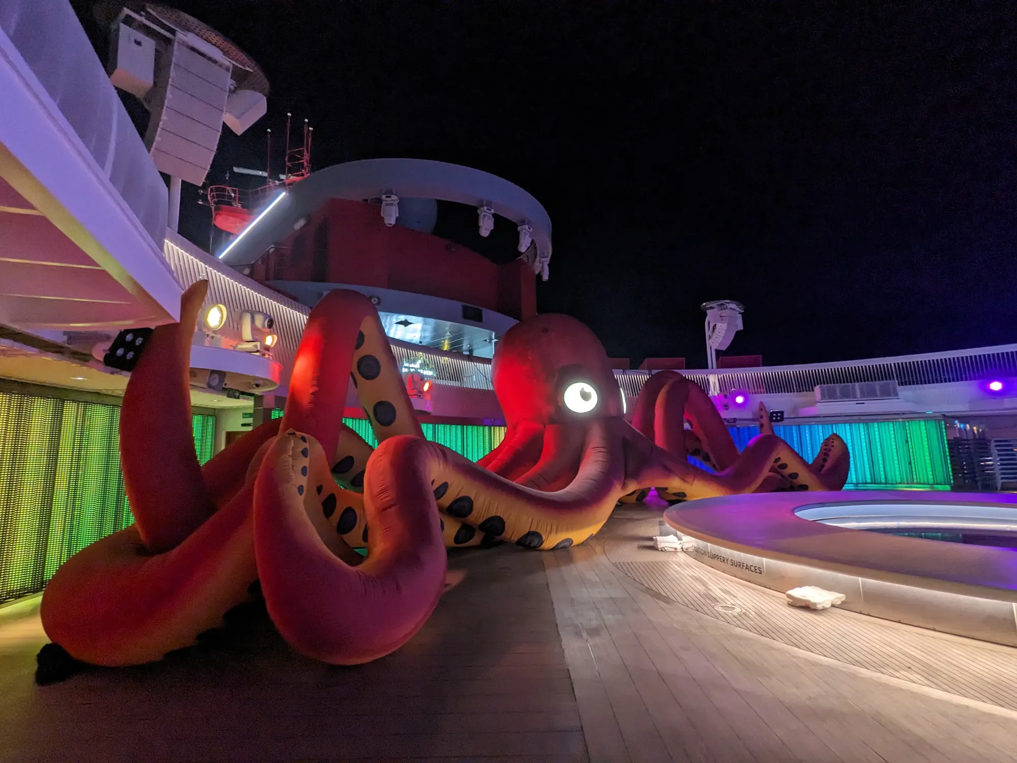 Scarlet Night Décor