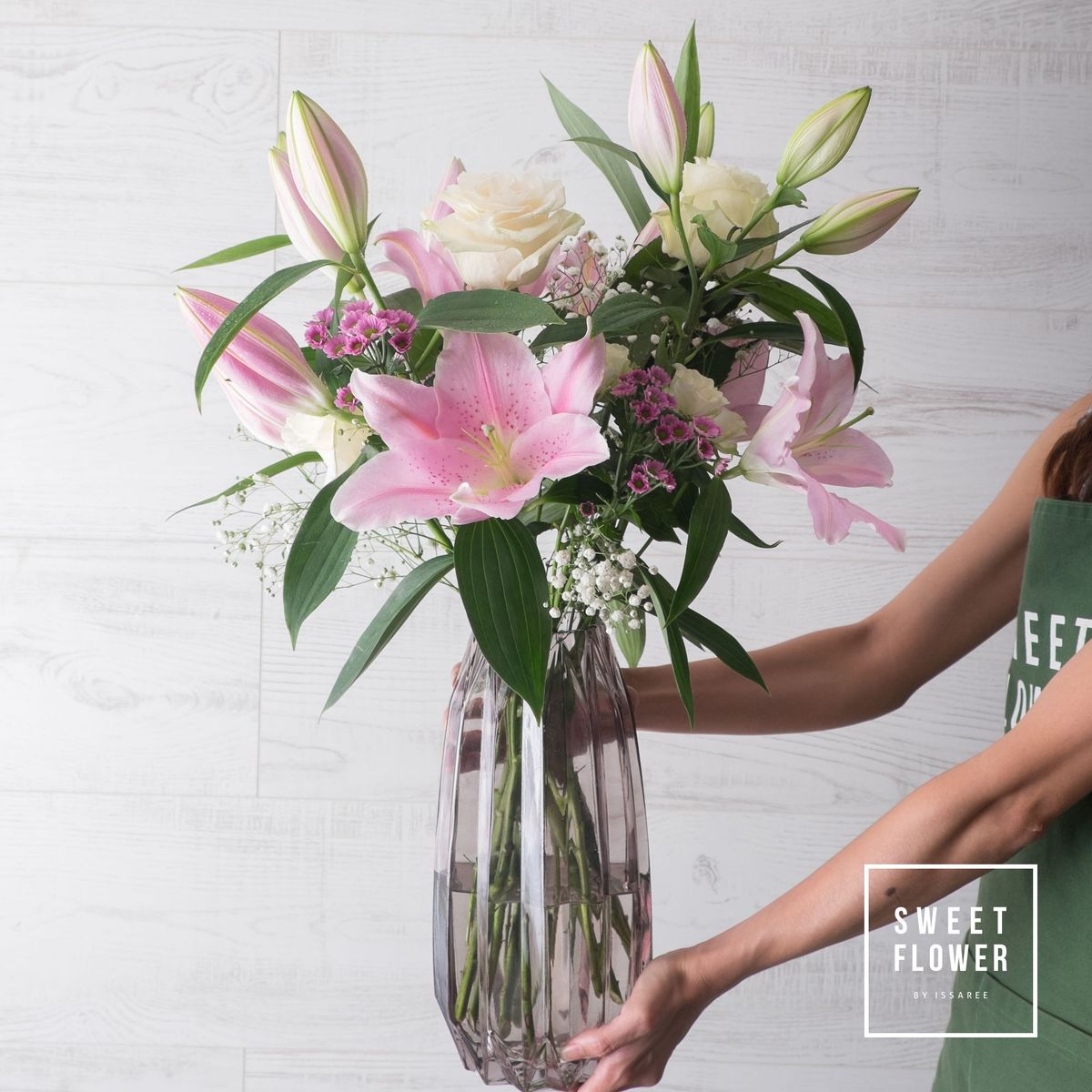 Flower Vase จัดดอกไม้ใส่แจกัน