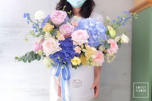 กล่องดอกไม้พิเศษให้คนที่ชอบโทนสีฟ้าน้ำเงิน