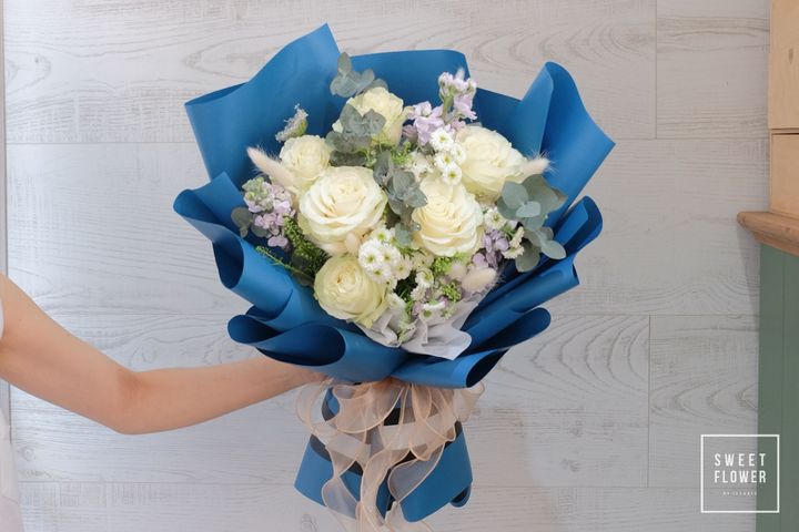 ช่อดอกไม้โทนสีขาว - กุหลาบขาวเอกวาดอร์ Mondial