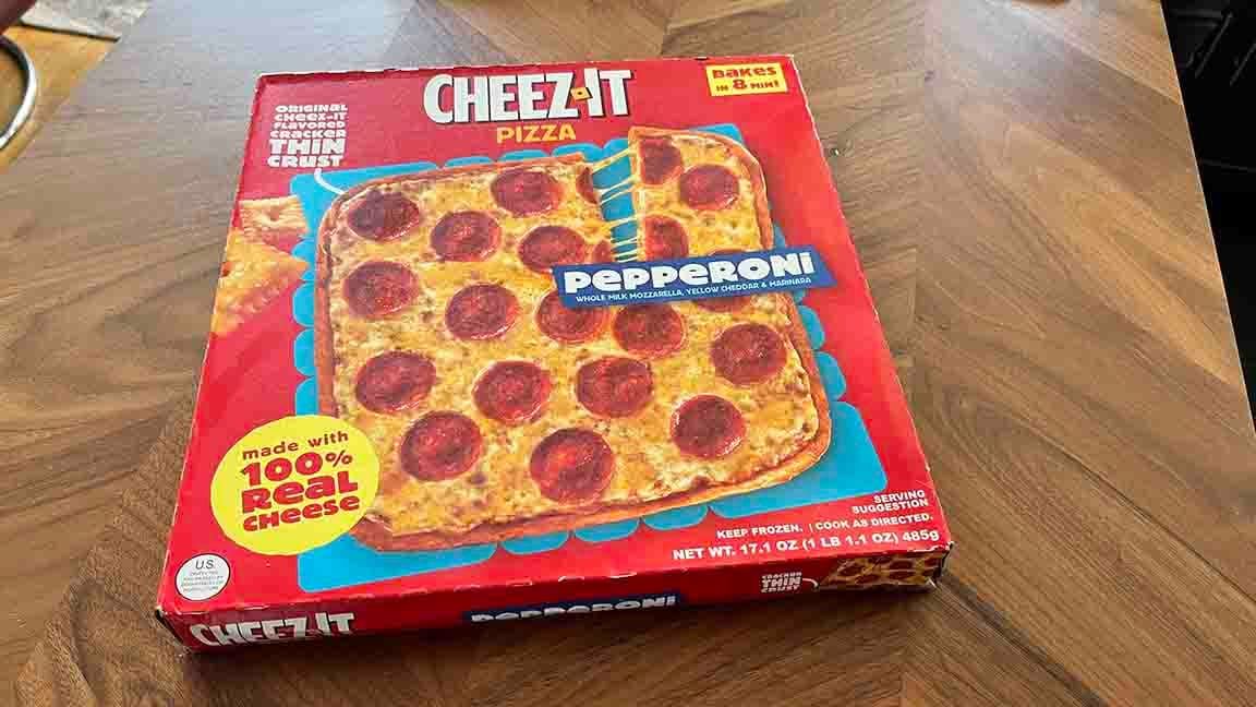 CHEEZ-IT PIZZA BOX