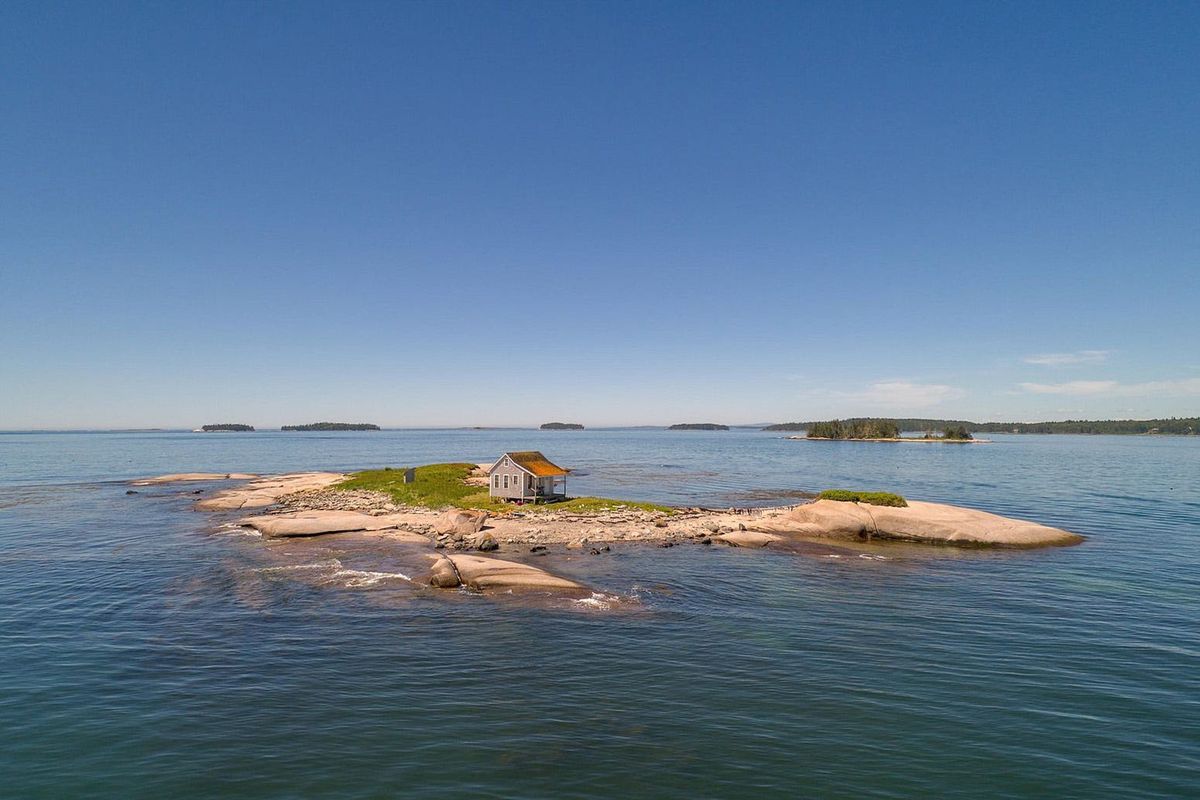 Indignity Vol. 1 No. 15: An island is a "No, man!"