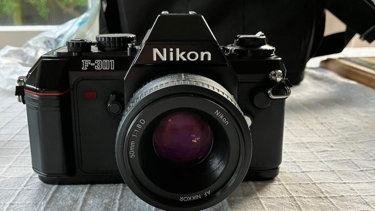 The Nikon F-301