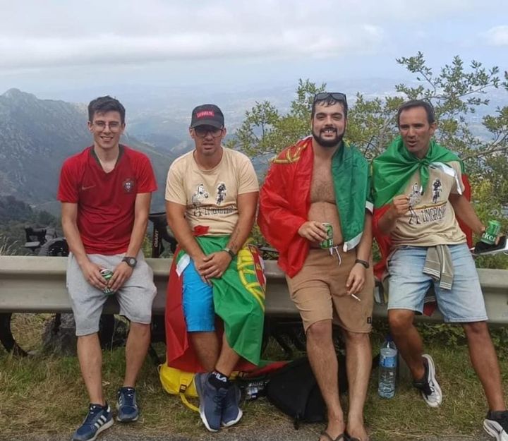 Fomos passear ao Angliru. O João viu-nos e teve de ganhar.