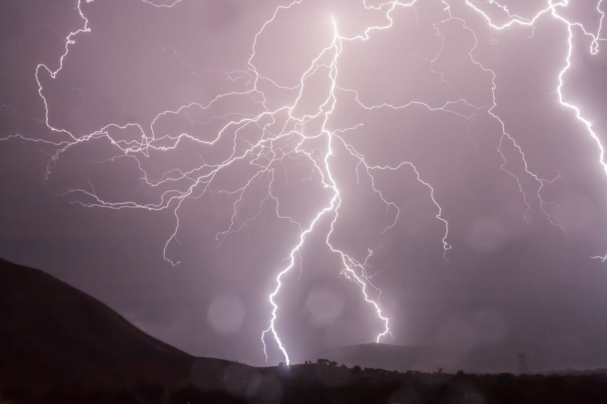 Lightning by https://pixabay.com/photos/lightning-storm-weather-sky-399853/