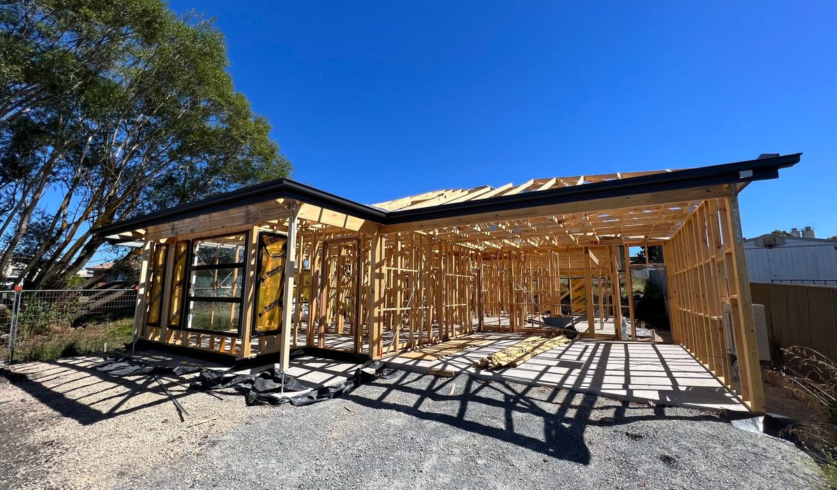 Builders continue to struggle with short supply