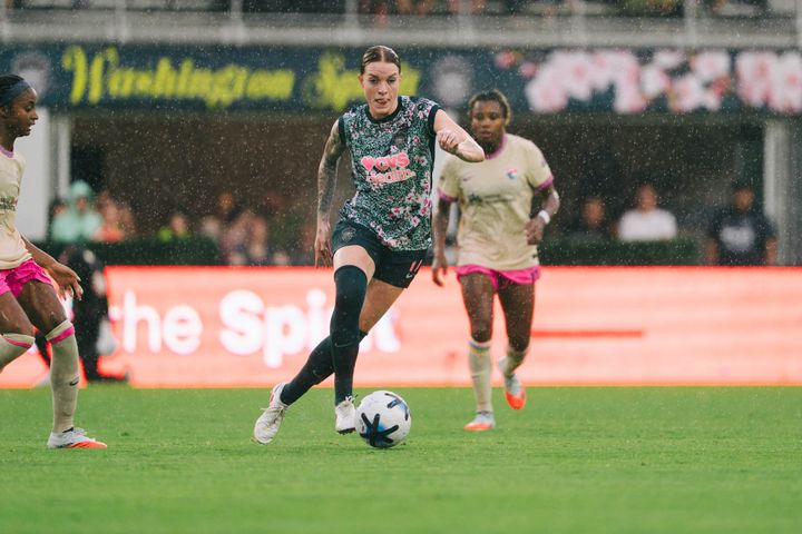 Hal Hershfelt pursues the ball during the Washington Spirit's game against the San Diego Wave.