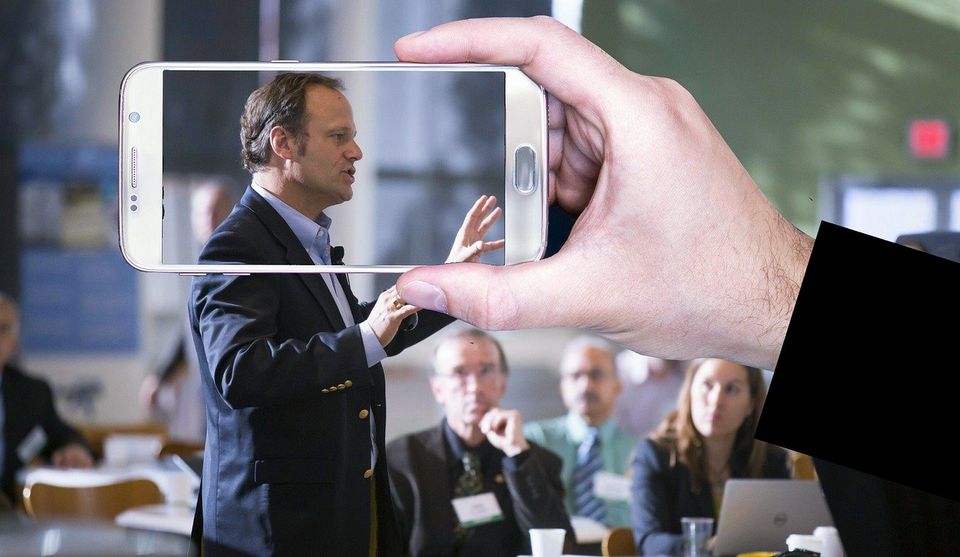 How to Overcome the Fear of Public Speaking: 7 Common Myths Explained