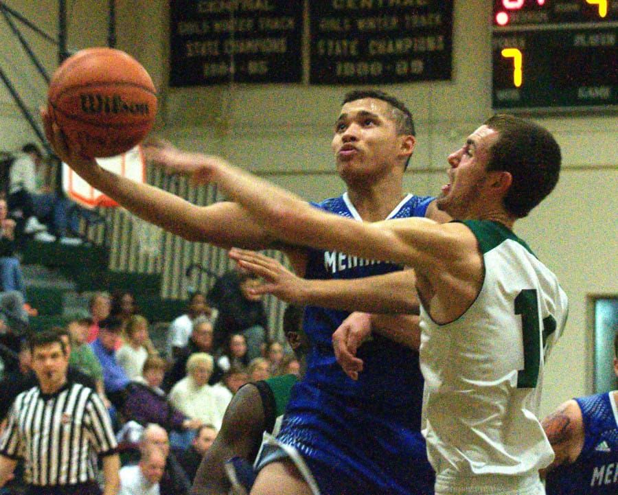 Playoff Roundup: Division I boys basketball
