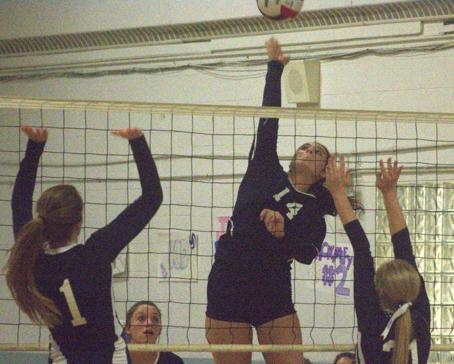 Windham girls volleyball rallies to beat Milford