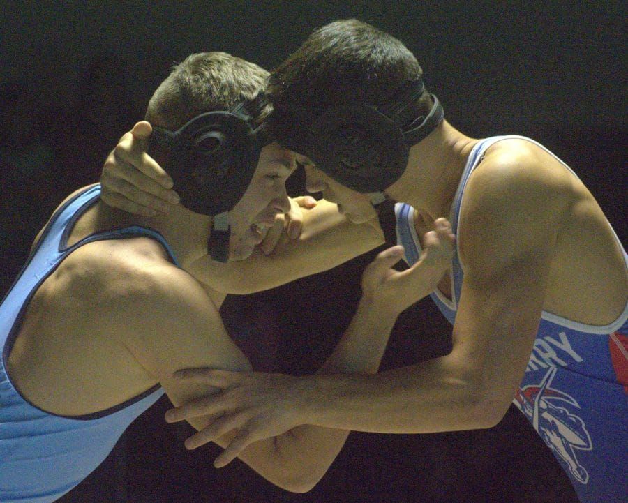 Wrestling Roundup: Londonderry opens with win over Nashua North