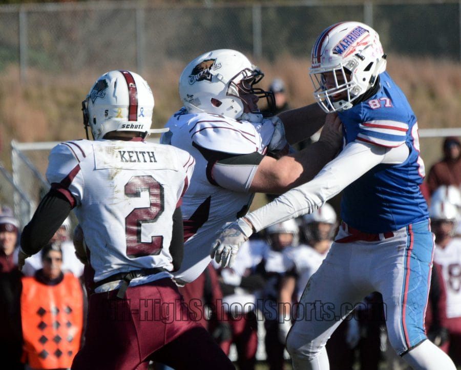 Defensive line helped Winnacunnet football achieve goal of slowing Goffstown offense