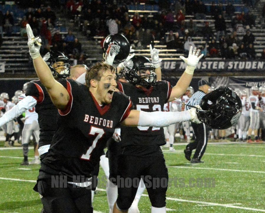 Bedford football completes undefeated season with win over Pinkerton in D1 title game