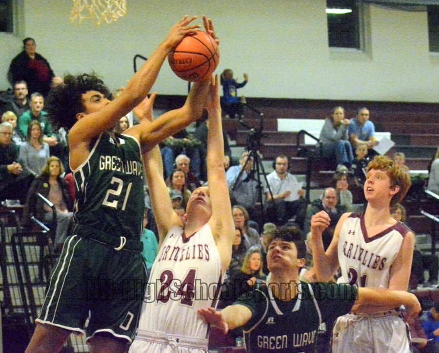 Dover boys basketball picks up key road win over Goffstown (video)