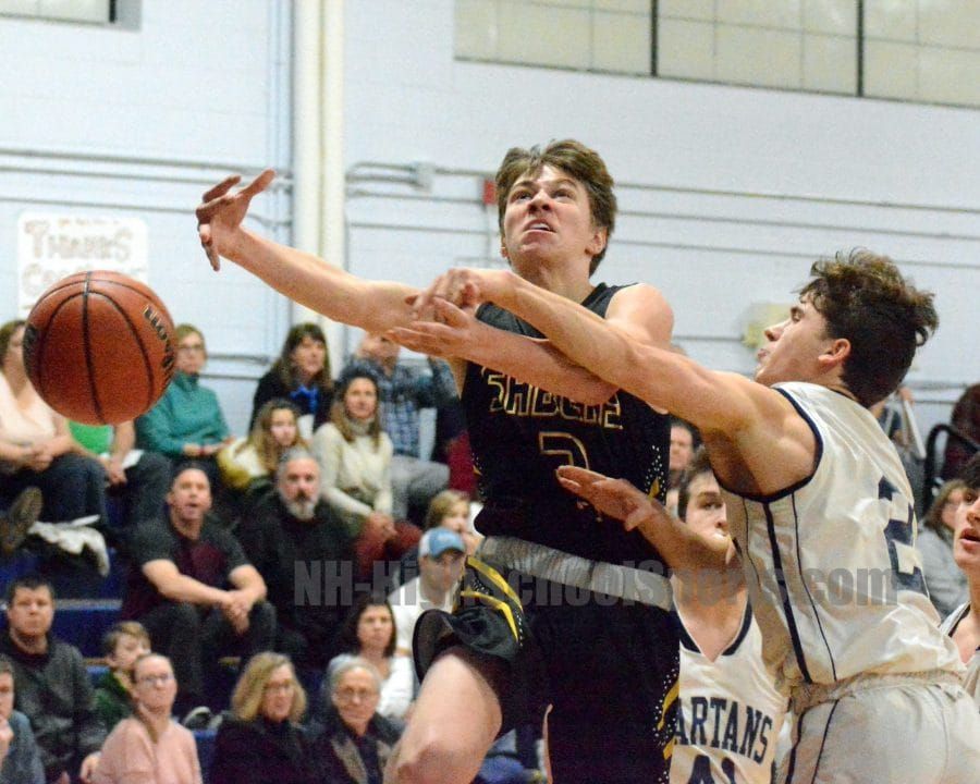 Souhegan boys basketball pulls away in second half to beat Milford (video)