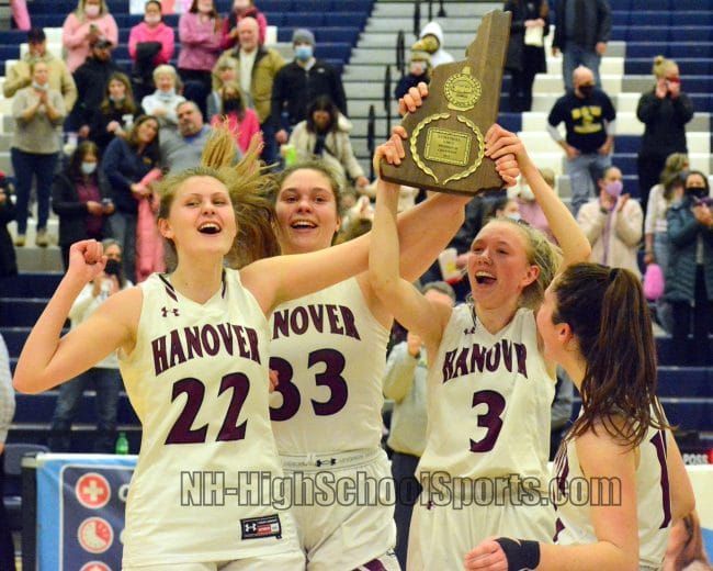 Hanover girls basketball completes perfect season with win over Bow in D2 final (video)